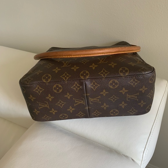 AUTH. Louis Vuitton looping Monogram canvas bag - Picture 2 of 8